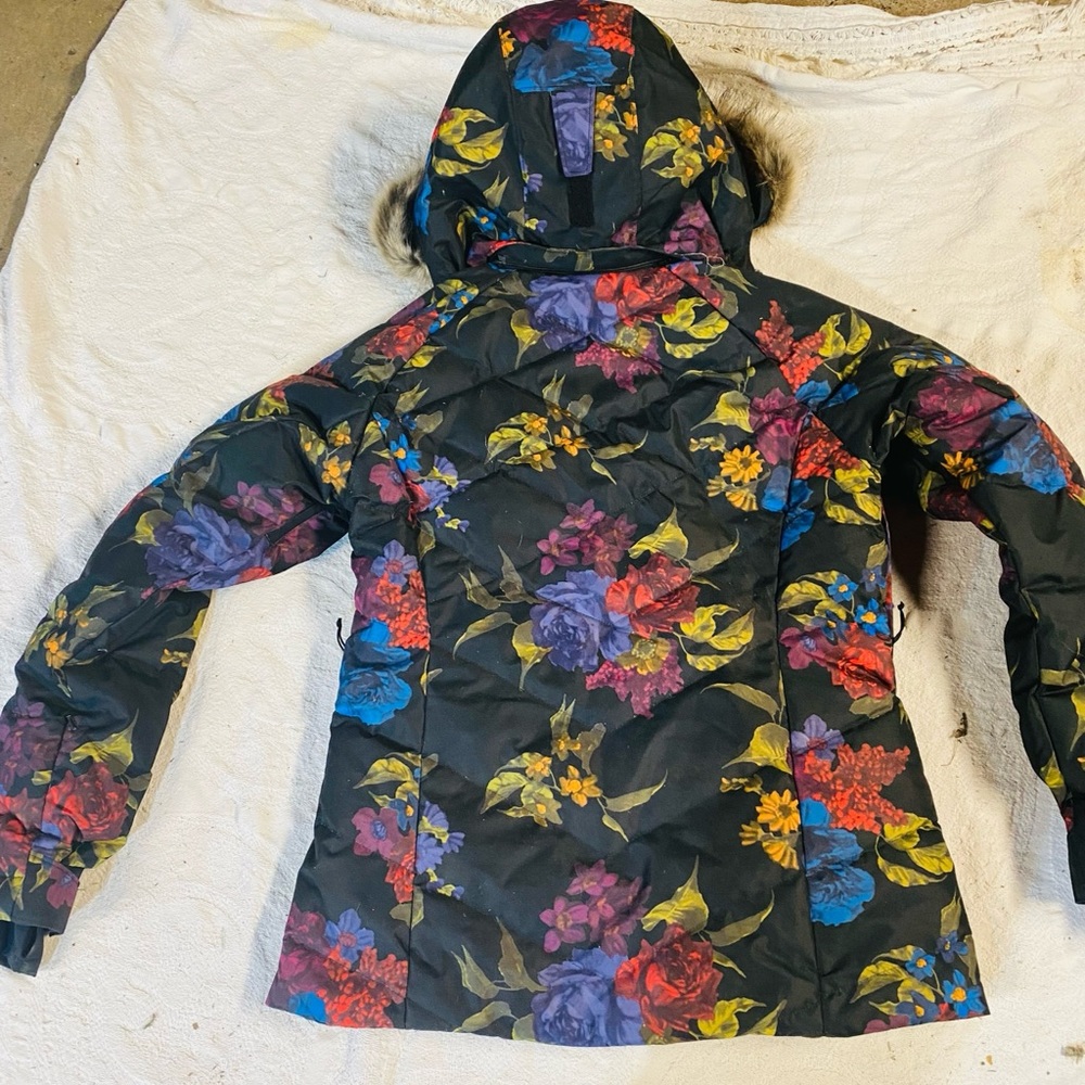 Fun winter coat - Picture 3 of 3